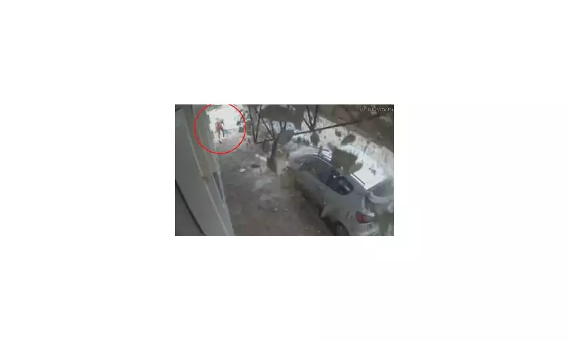 Balcony Plunge Horror: Two Women Cheat Death as Railing Suddenly Gives Way in Heart-Stopping Footage