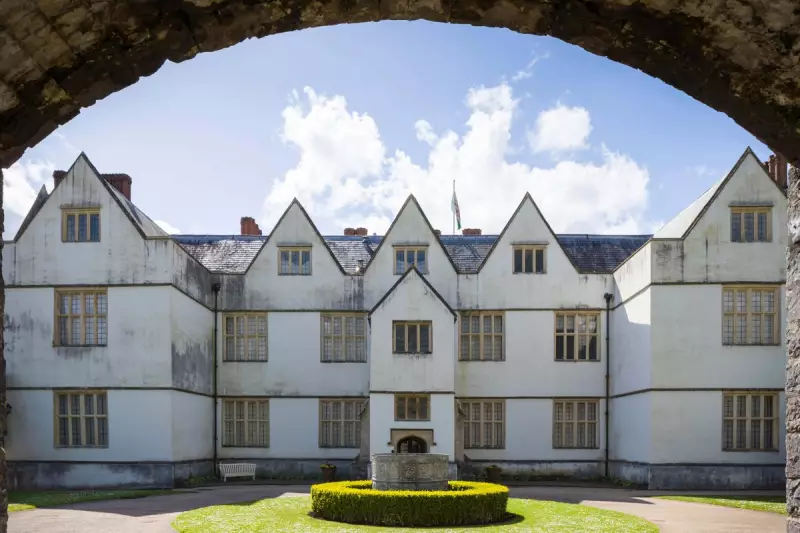 Bronze Age Burial Site Unearthed in Cardiff Sparks Heritage Protection Fears