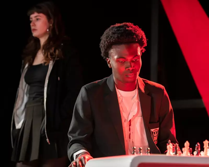 Cheapo Review: A Theatrical Triumph of Love and Loss at Glasgow's Oran Mor