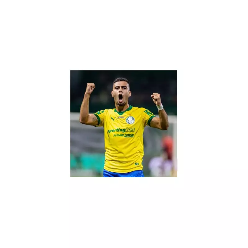 Cristiano Ronaldo's Manchester United Training Return Sparks Fan Frenzy