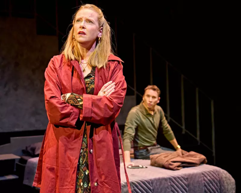 Don't Look Now Review: A Chilling Theatrical Triumph That Will Haunt Your Dreams