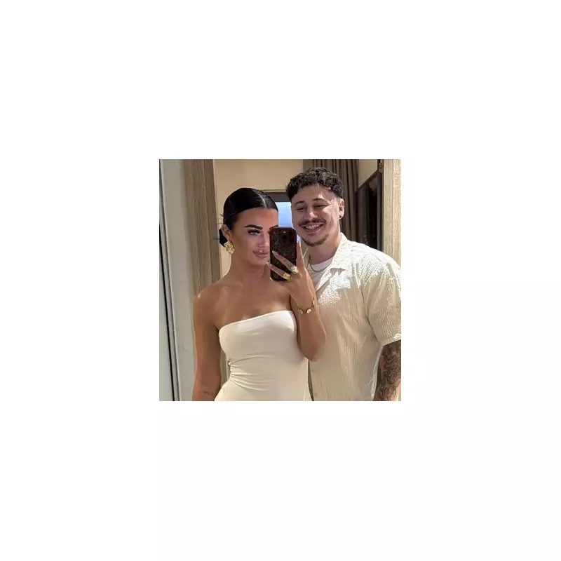 EasyJet Passenger's Holiday Horror: 'My In-Flight Meal Looked Like Cat Food'