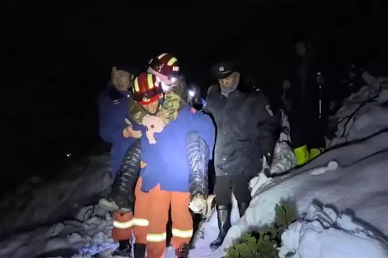 Everest Blizzard Nightmare: Climbers Rescued From Death Zone in Daring Himalayan Operation