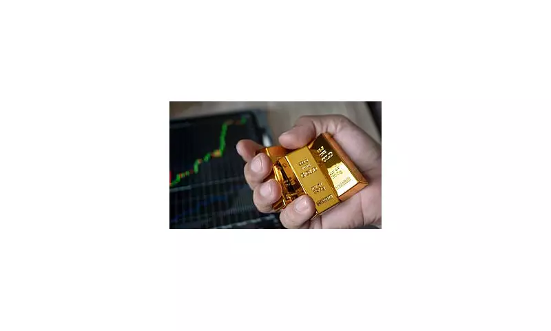 Gold Prices Smash Records Amid Economic Jitters: What's Driving the Surge?