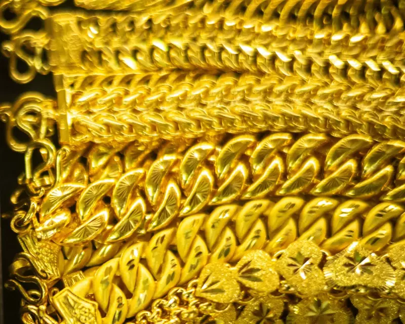 Gold Rush Sparks UK Retail Boom: Sales Hit Three-Year High Amid Economic Uncertainty