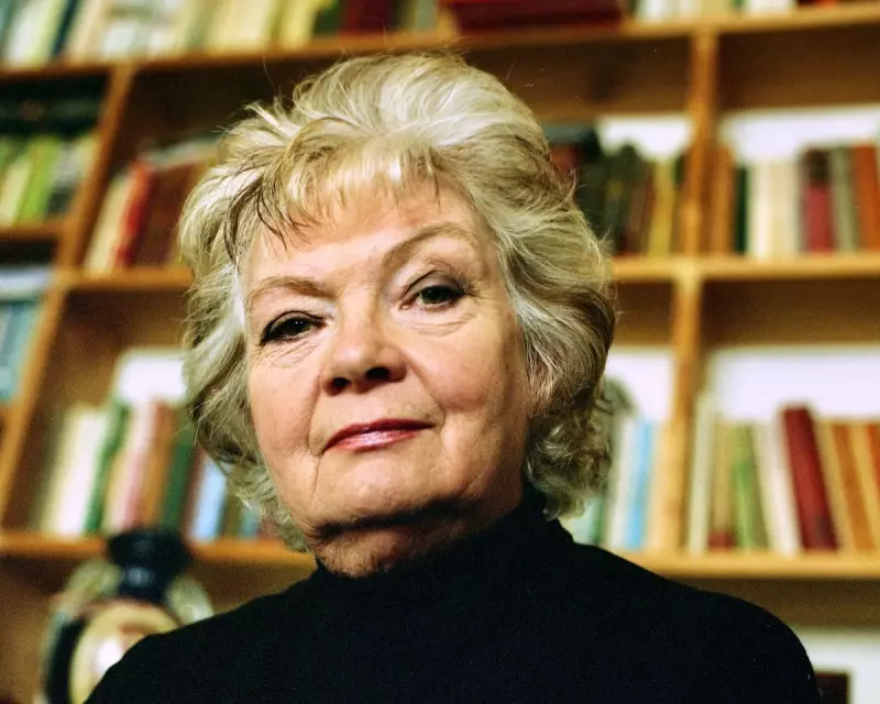 Lesley Cookman: Celebrated Libby Sarjeant Author Passes at 77