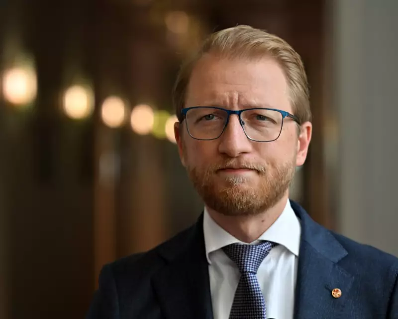 Liberal Leadership Crisis Deepens as Senior Figures Clash Over Party Direction