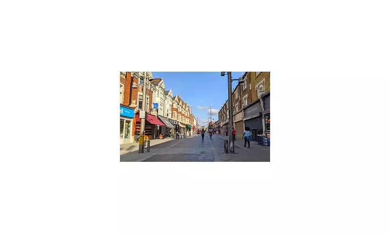 London Acid Attack Horror: Two Boys Hospitalised as Teenagers Arrested in Shocking City Road Assault