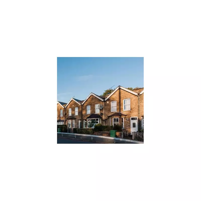 Neighbour Calls Police Over Single Sausage Cooking - Bizarre Noise Complaint Sparks Backlash