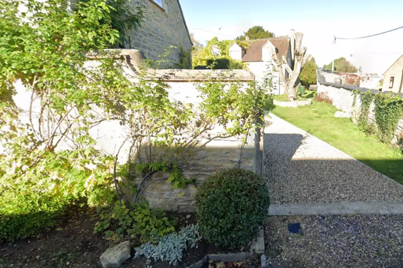 Oxfordshire Village on High Alert: Police Launch Major Investigation in Islip