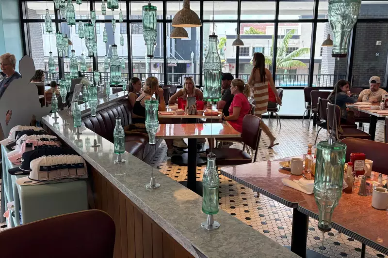 Quick-Thinking Waiter Prevents Mass Shooting at US Bank, Alerting Police to Gunman's Plan