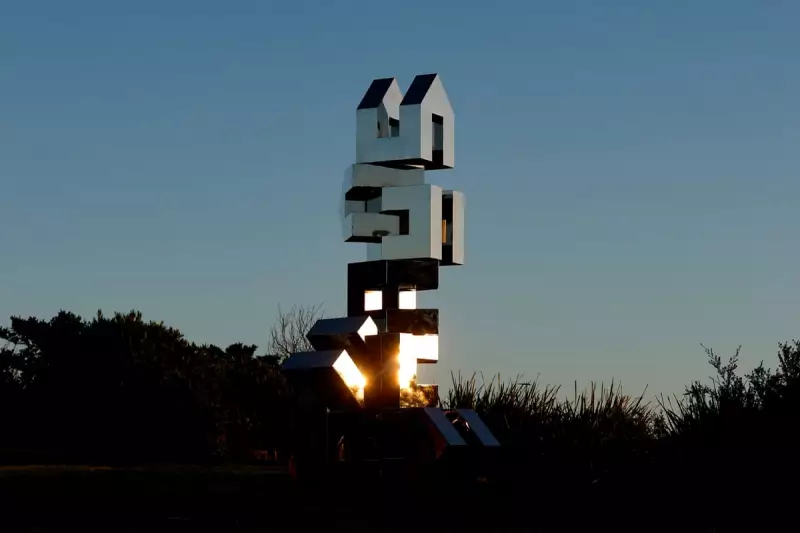 Sydney's Coastline Transformed: Stunning Sculpture by Sea 2025 Unveils Oceanfront Art Gallery