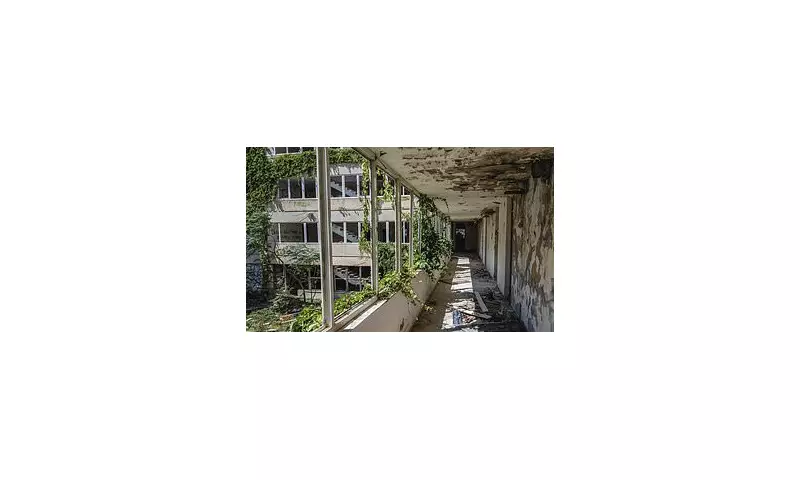 The Abandoned Croatian Hotel Frozen in Time: A Haunting Relic of the Yugoslav Wars