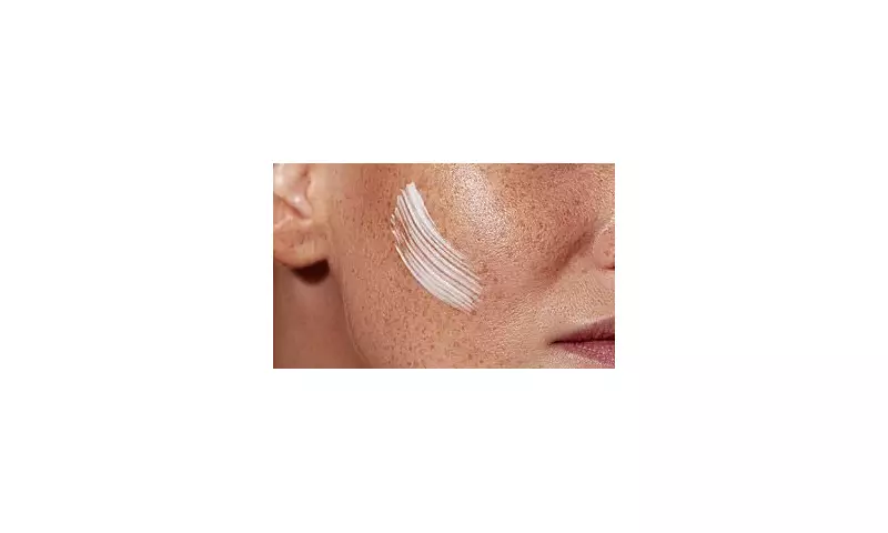 The Ultimate Skincare Saviour: Transform Your Dry Skin with These Expert-Backed Solutions