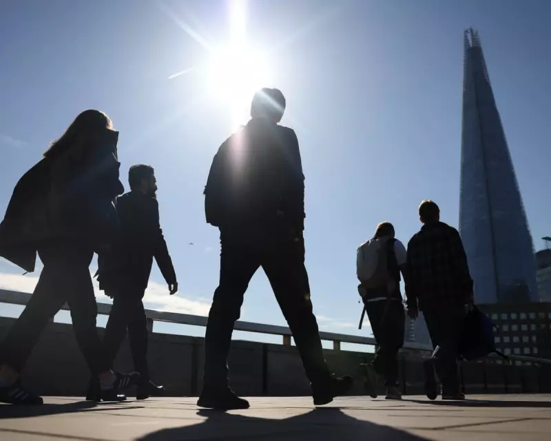 UK Economy Stalls in August as GDP Growth Flatlines Amid Budget Pressure