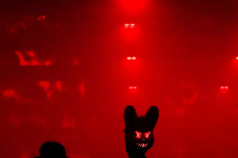 Vertical Vision: Award-Winning Photojournalists Reveal The World Through A New Lens