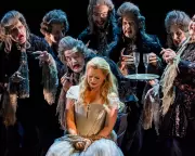 A Dazzling Revival: The Magic Flute Enchants Royal Opera House with Visual Spectacle