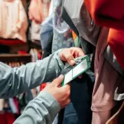 Bargain Hunt Gold: Mum's £2 Charity Shop Find Sells for Staggering £850