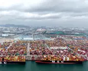 Beijing Vows Retaliation as Trump Threatens 100% Tariffs on Chinese Imports