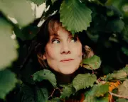 Bog Witch: Bryony Kimmings' Hilarious and Haunting Take on Climate Anxiety