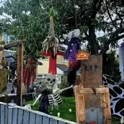 Brazen Burglar's Bungled Break-In: CCTV Captures Moment Thief Flees Empty-Handed from London Home