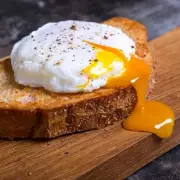 Chef Reveals Secret to Perfect Poached Eggs Every Time - No Vinegar Needed!