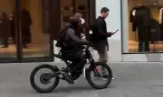 Daring E-bike Phone Snatch on Oxford Street: Police Hunt Brazen Thief in Broad Daylight