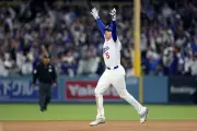 Dodgers Steal Dramatic World Series Victory with Freeman's Walk-Off Heroics Against Yankees