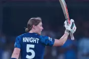 England Captain Heather Knight Demoted Down Batting Order As Tammy Beaumont Returns