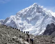 Everest Blizzard Rescue: All Stranded Hikers Safely Evacuated After Days-Long Ordeal