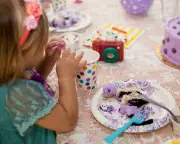 How My Daughter's Joyful Eating Helped Me Unlearn Toxic Food Standards For Women