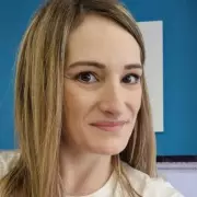 I Escaped the 9-5 Grind: How One Woman Built a £10K/Month Side Hustle That Changed Everything