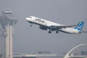 JetBlue Flight Emergency: Passenger Forces Cancun-Newark Diversion to Tampa