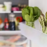 Kitchen Genius Reveals: Keep Asparagus Fresh For 5 Days With This Simple Water Trick