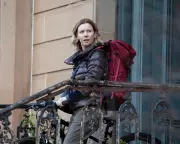 Lauren Lyle's New Zealand Thriller: A Stressful Journey into Paradise's Dark Side