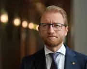 Liberal Leadership Crisis Deepens as Senior Figures Clash Over Party Direction