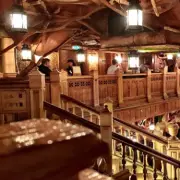 London Pub's Lord of the Rings Door Goes Viral After Epic Transformation