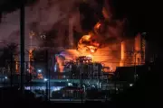 Major Fire Erupts at Chevron Oil Refinery in Pembroke - Emergency Response Underway