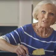 Mary Berry's Legendary Lemon Drizzle Cake: The Ultimate Baking Masterclass