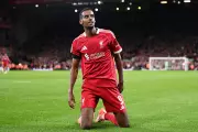 Newcastle Face Battle to Keep Alexander Isak as Liverpool and Man United Circle