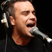 Robbie Williams' Shocking Confession: I Used My Own Family as a 'Tactical Move' in Feud