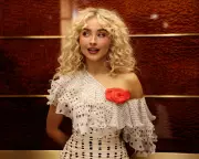 Sabrina Carpenter Takes Centre Stage as SNL Host with Musical Guest Bleachers