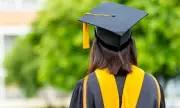Student Loan Crisis Deepens: Record Number of Graduates Fail to Repay as Employment Woes Worsen