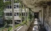 The Abandoned Croatian Hotel Frozen in Time: A Haunting Relic of the Yugoslav Wars