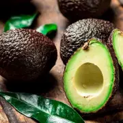 The Avocado Hack That Keeps Them Fresh For a Month - No More Wasted Fruit!