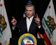 Trump Deploys Federal Agents to San Francisco in Dramatic Immigration Crackdown