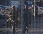 Trump's Supreme Court Showdown: President Defies Justices Over Illinois Guard Deployment