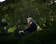 Trump's White House Ballroom Gambit: Government Shutdown Crisis Deepens as Troops Await Pay