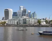 UK Bankers to Receive Bonuses Faster as Regulators Slash Waiting Period