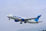 United Airlines Flight Forced to Make Emergency Landing After Mysterious Windshield Crack